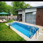 Vital Isitmali Havuzlu Villa&bungalov Sapanca