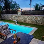 Vital Isitmali Havuzlu Villa&bungalov Sapanca