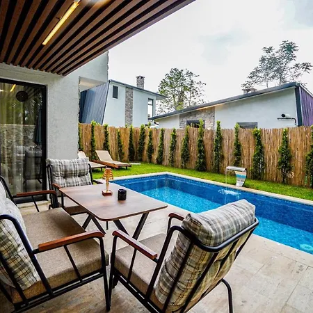 Vital Isitmali Havuzlu Villa&bungalov Couette-café *