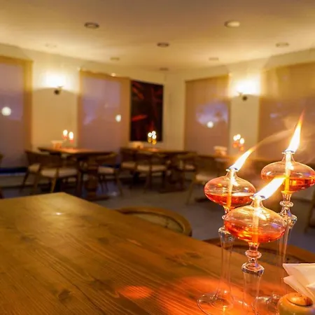 Vital Isitmali Havuzlu Villa&bungalov Couette-café