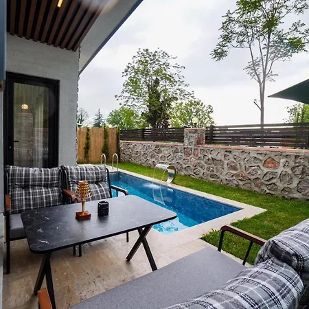 Vital Isitmali Havuzlu Villa&bungalov
