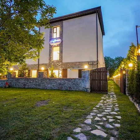 Vital Isitmali Havuzlu Villa&bungalov Couette-café *